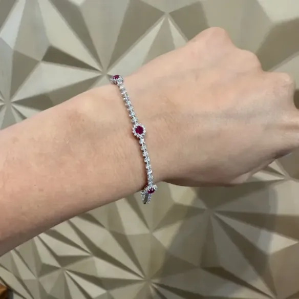 Pulsera Riviere de Oro Blanco con Rubíes y Diamantes - Pulseiras de cor de pedras