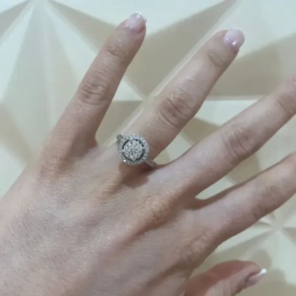 Anello di diamante Gardenia 0.77 - Anelli di fidanzamento Rosetta