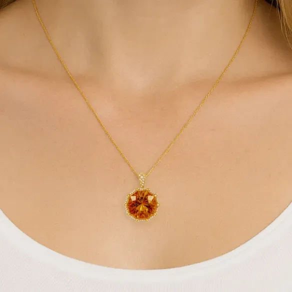 Collar Red Carpet Spider - Colgantes Otras Piedras de Colores