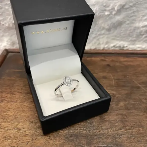 Anillo Diamantes Angie talla  Marquise 0.31 - Marchesa di dimensioni