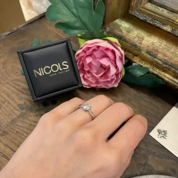 Anillo Solitario 1,00 ct Alexia oro blanco - Talla Brillante