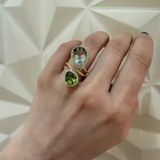 Anillo peridotos y diamantes Octopus Perilla - diseños actuales 2