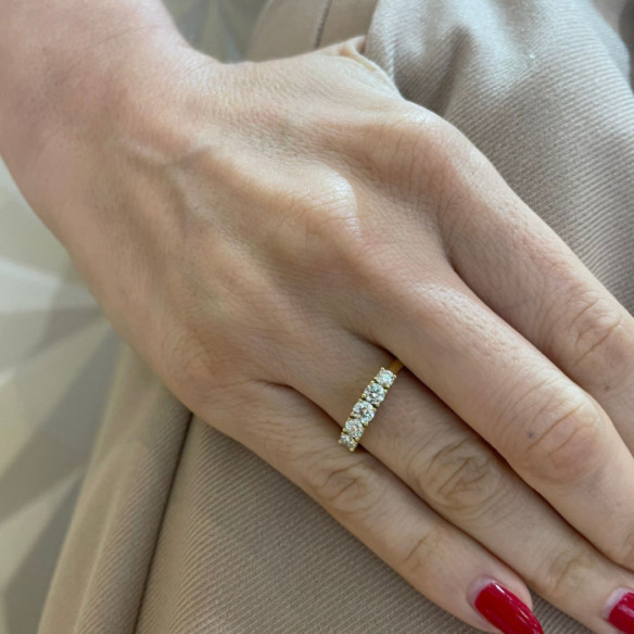 Anillo Diamantes Eloise 0.70 Oro Amarillo - Talla Brillante