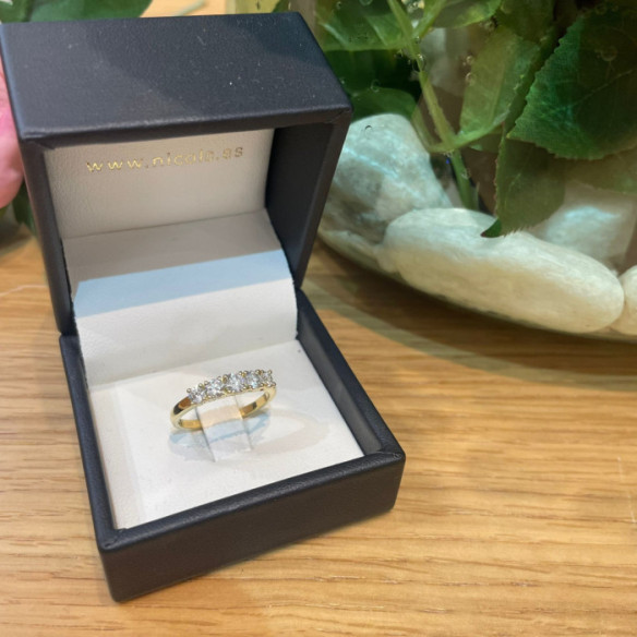 Anillo Diamantes Eloise 0.70 Oro Amarillo - Talla Brillante
