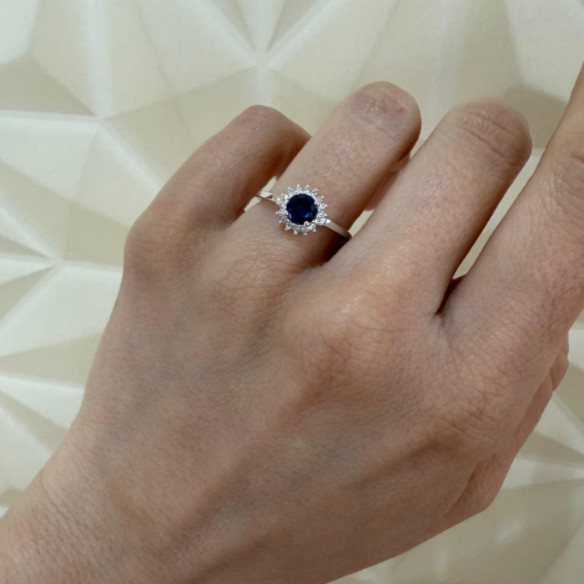 Anillo Zafiro Margarita 0.60 diamantes en orla - Anéis de safira