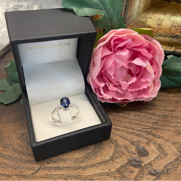 Blue Sapphire Engagement Ring Lola 1.50ct - Anniversary Rings