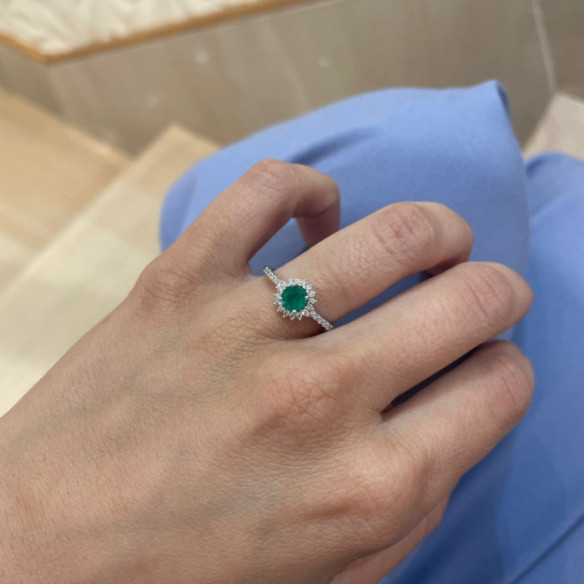 Anillo Esmeralda Margarita 0.60 - Smeraldo