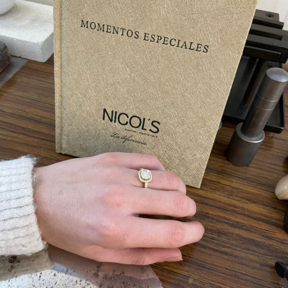 Anillo De Compromiso Aniversario Square - Talla Baguette