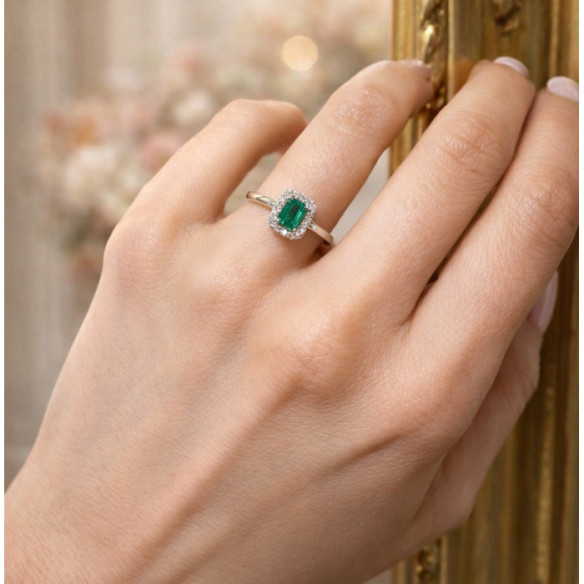 Sunset Emerald Ring 0.55 Ct - Anniversary Rings