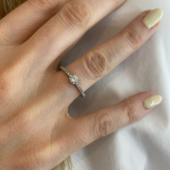 Anillo Solitario Brillante Dafne Petit 0.20 - ANILLOS
