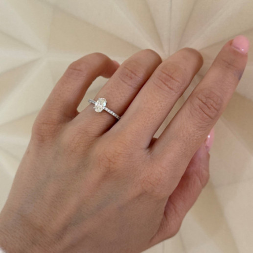 Anillo Compromiso Diamante Oval 0.70 Oro Blanco Dafne Petit - Solitarios de Oro Blanco 2