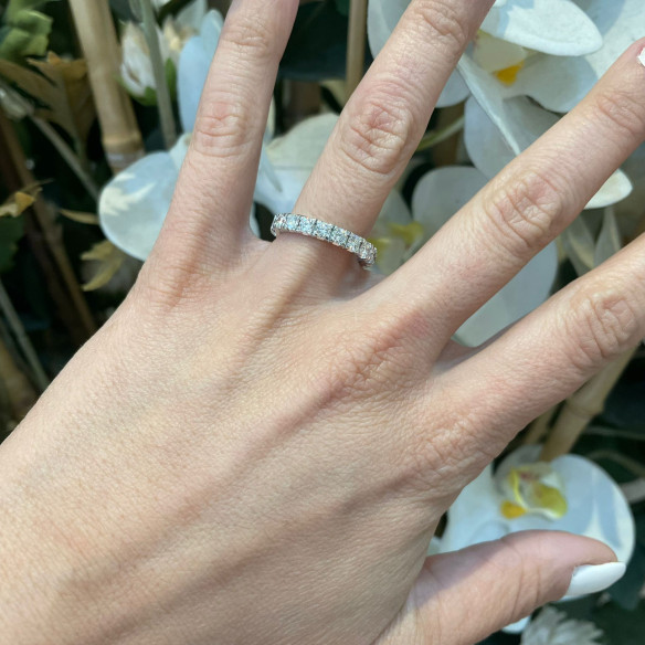 Eternity Diamantring 1,8 til 2,1 Carat Hvidguld